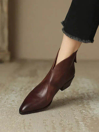 ER | Stivaletto affusolato con tacco a blocco