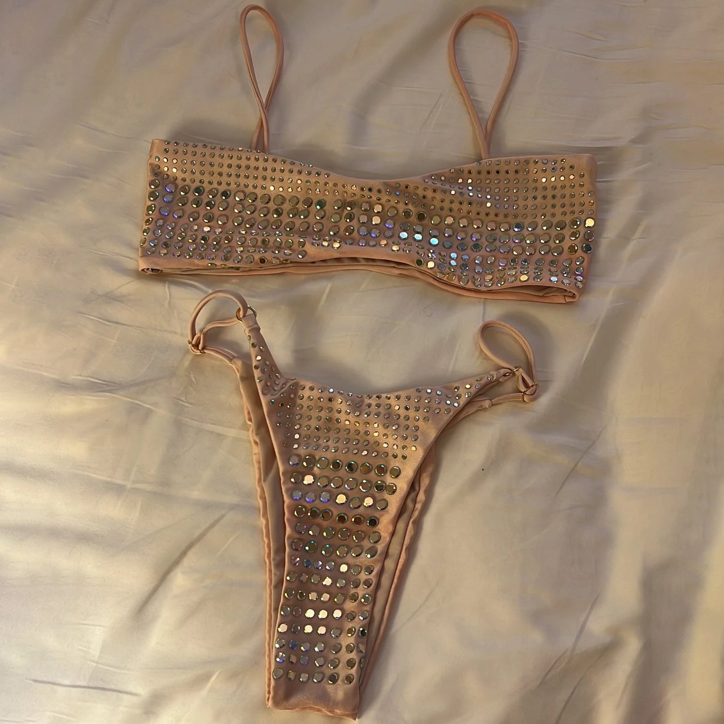 Effortlessly Bathing Suit With a Timeless Design