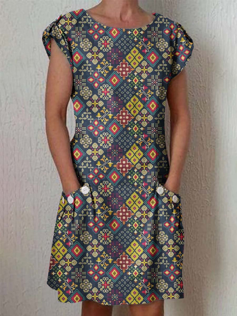 Vestito dal design curato