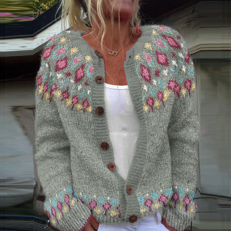 Cardigan dal design classico
