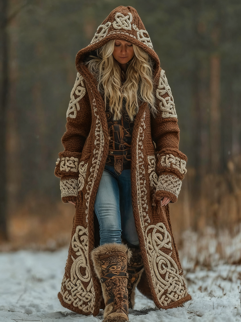 Cappotto lungo con cappuccio in misto lana, motivo a nodi celtici e applicazioni tribali