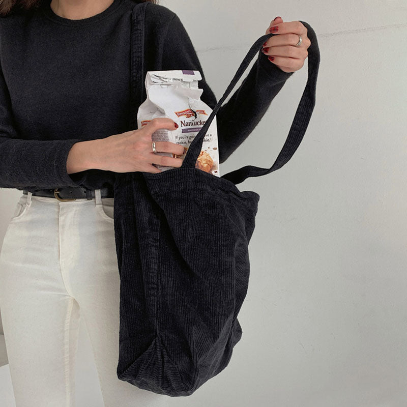 Borsa dal design curato
