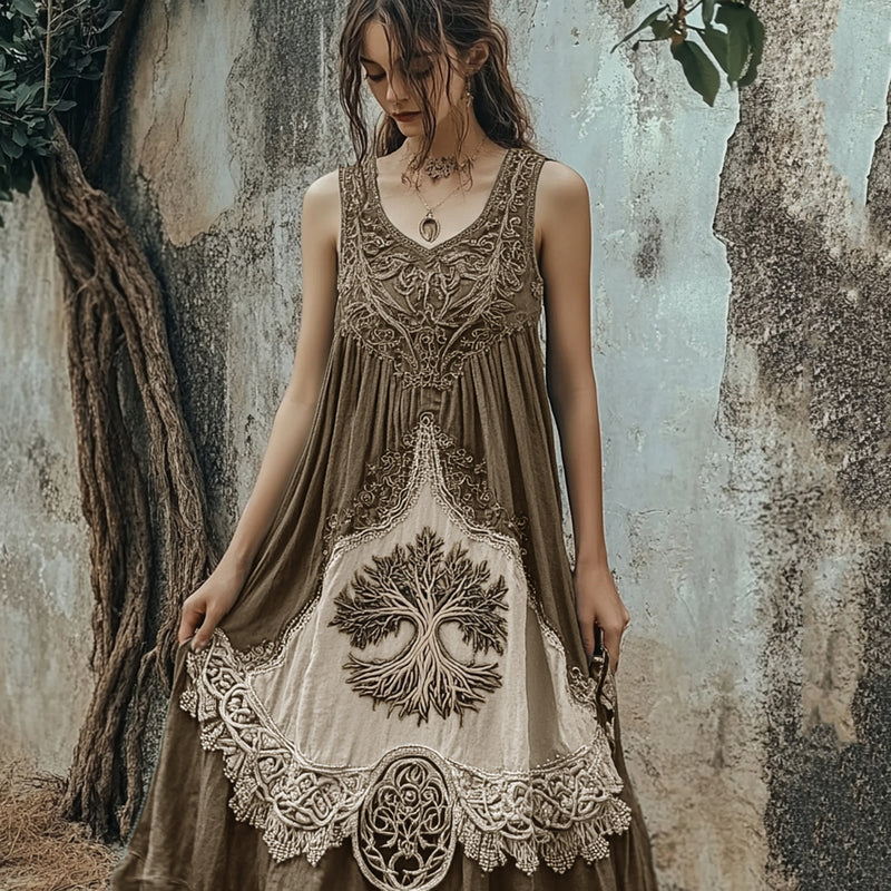 Vestito dal design curato