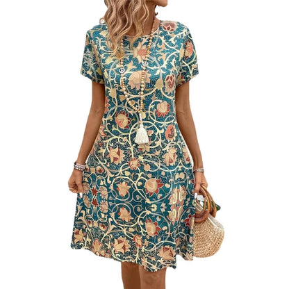 Vestito dal design curato