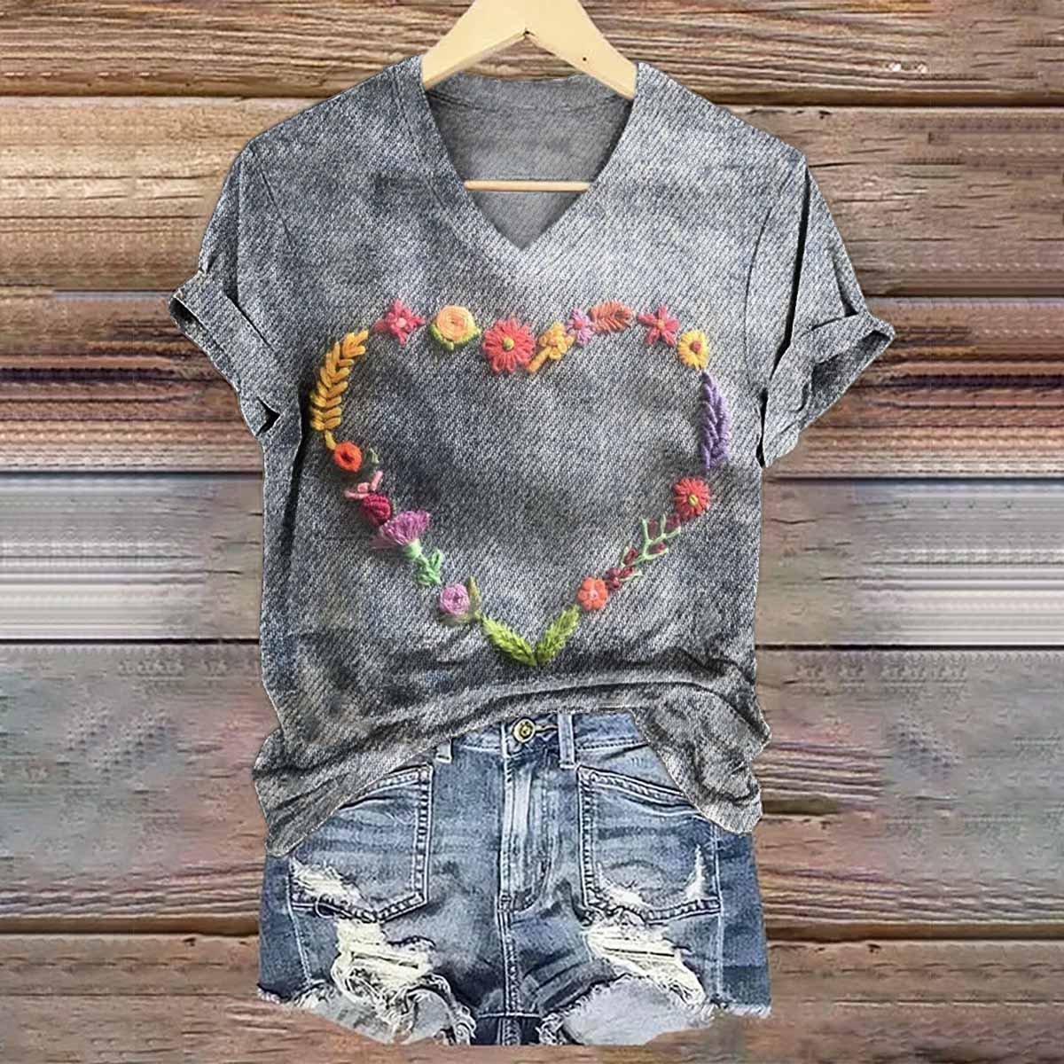 Floral Heart Art Print V-Neck Casual T-Shirt