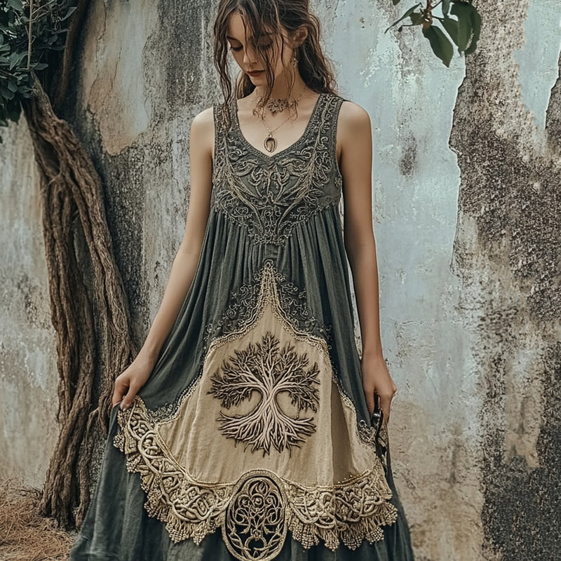 Vestito dal design curato