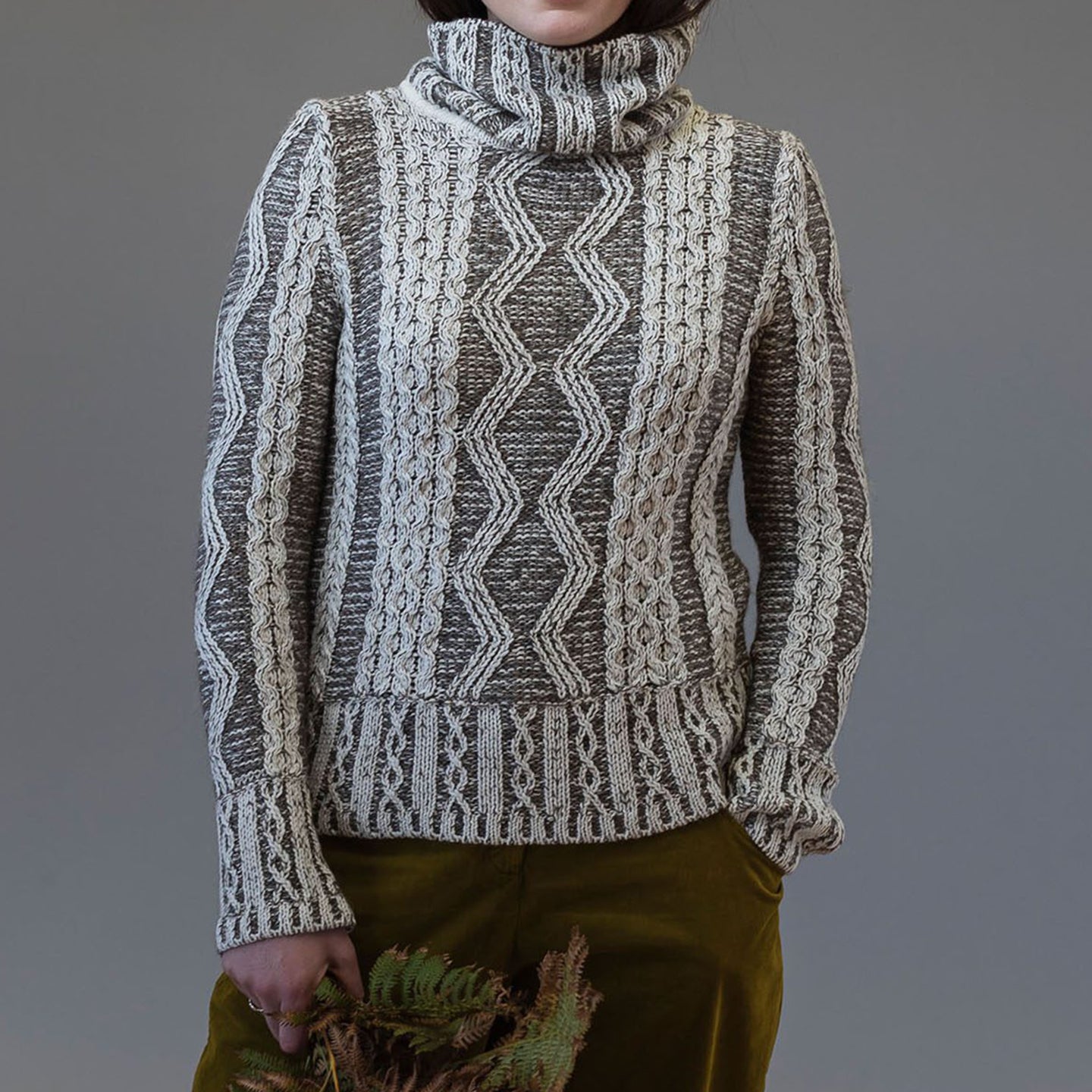 Women's Vintage Knit Wave Pattern Aran Sweater artswardrobe