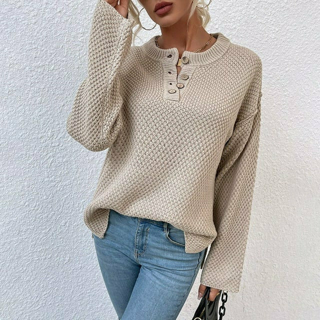 Scarlett® | Trendy knitted sweater with a V-neck