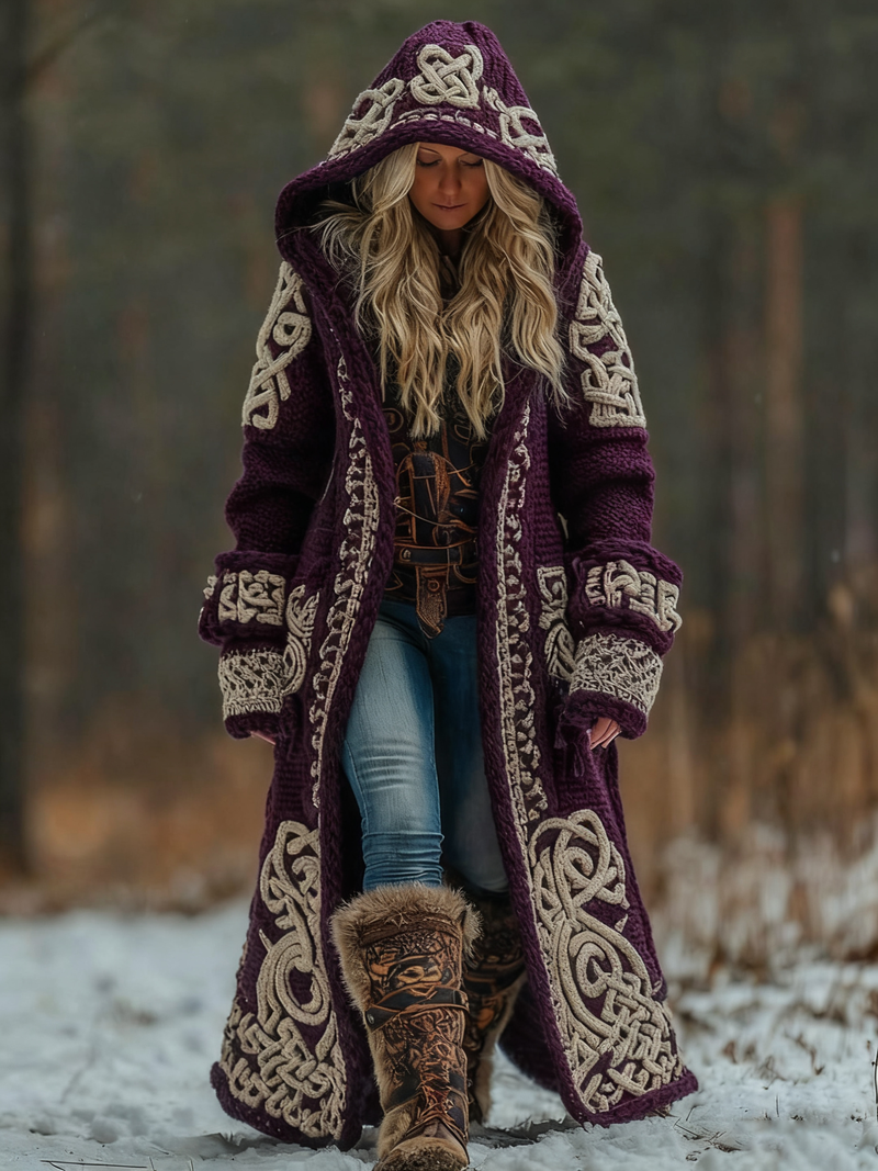 Cappotto lungo con cappuccio in misto lana, motivo a nodi celtici e applicazioni tribali