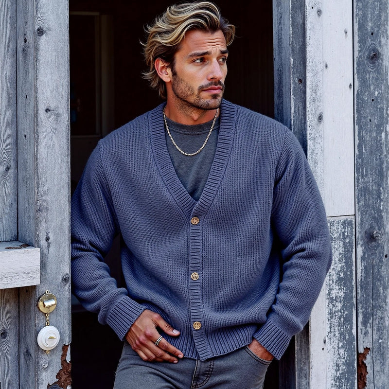 Cardigan dal design curato