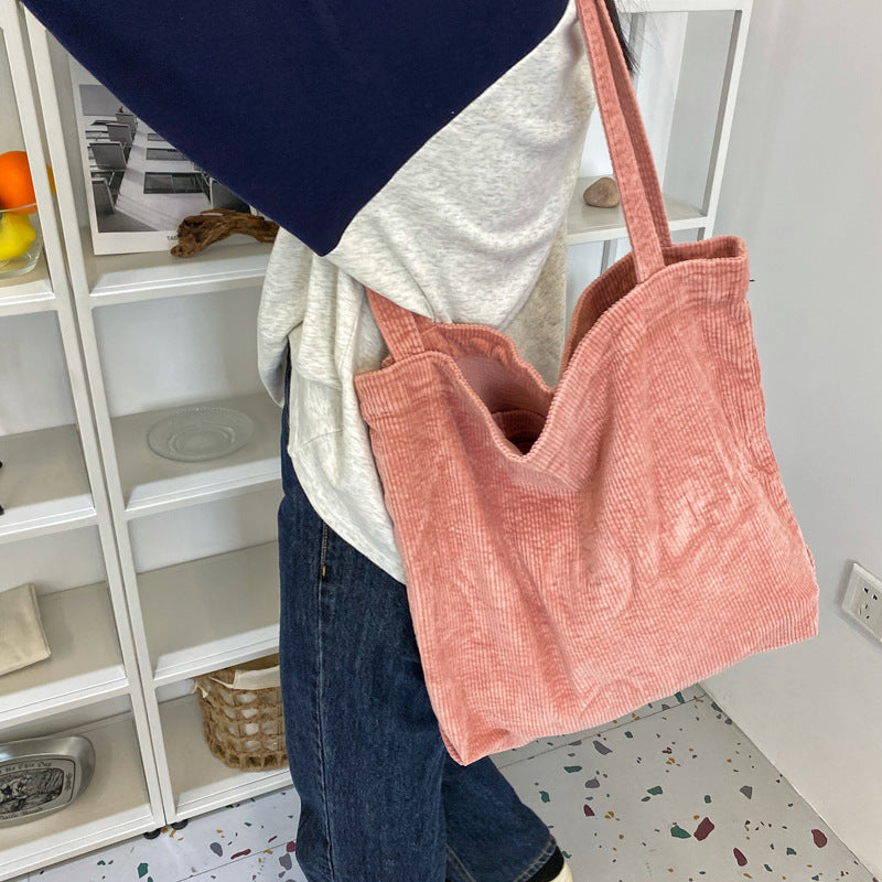 Borsa dal design curato