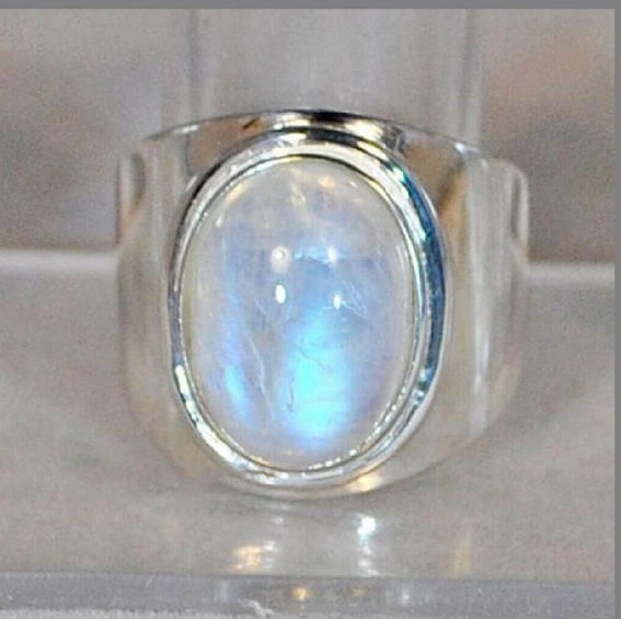 Anello bellissimo con stile unico