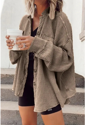 LP | Cappotto trendy con bottoni: unisce comfort e stile moderno