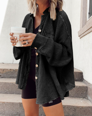 LP | Cappotto trendy con bottoni: unisce comfort e stile moderno