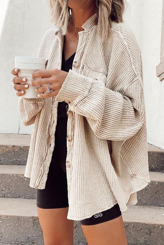 LP | Cappotto trendy con bottoni: unisce comfort e stile moderno