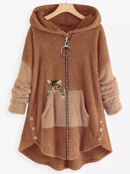 Cappotto in pile con cappuccio, pannelli colorblock e tasca ricamata con gattino