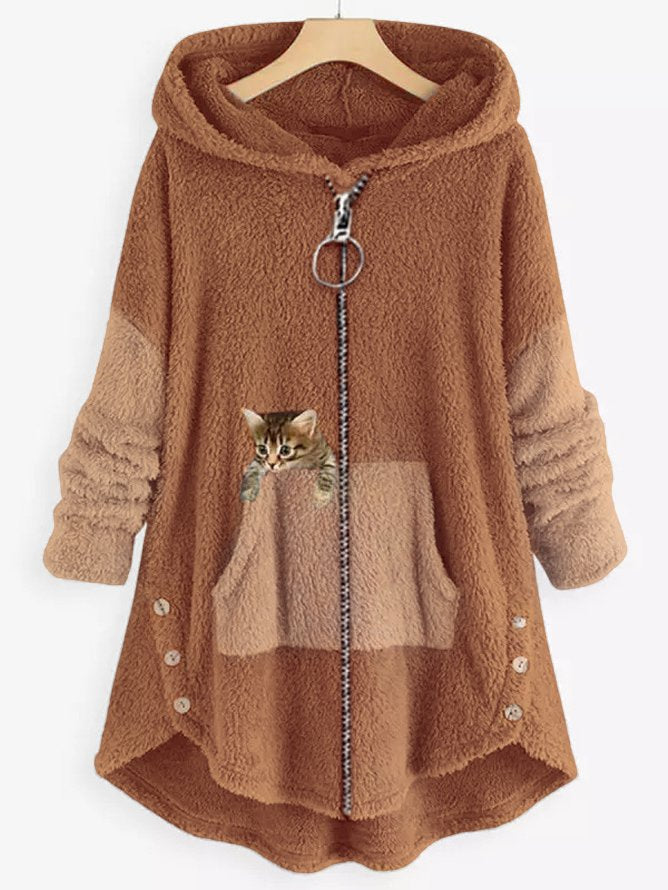 Cappotto in pile con cappuccio, pannelli colorblock e tasca ricamata con gattino